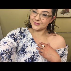 Meet your Posher, Courtney